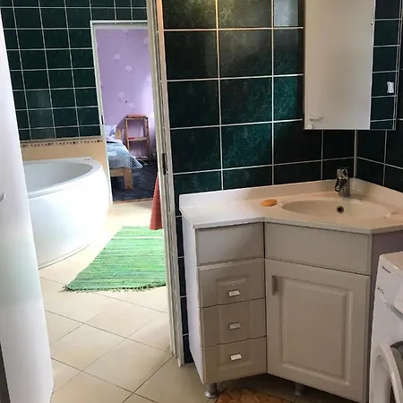 Cosy Appartment. Puessi Town 아파트 *